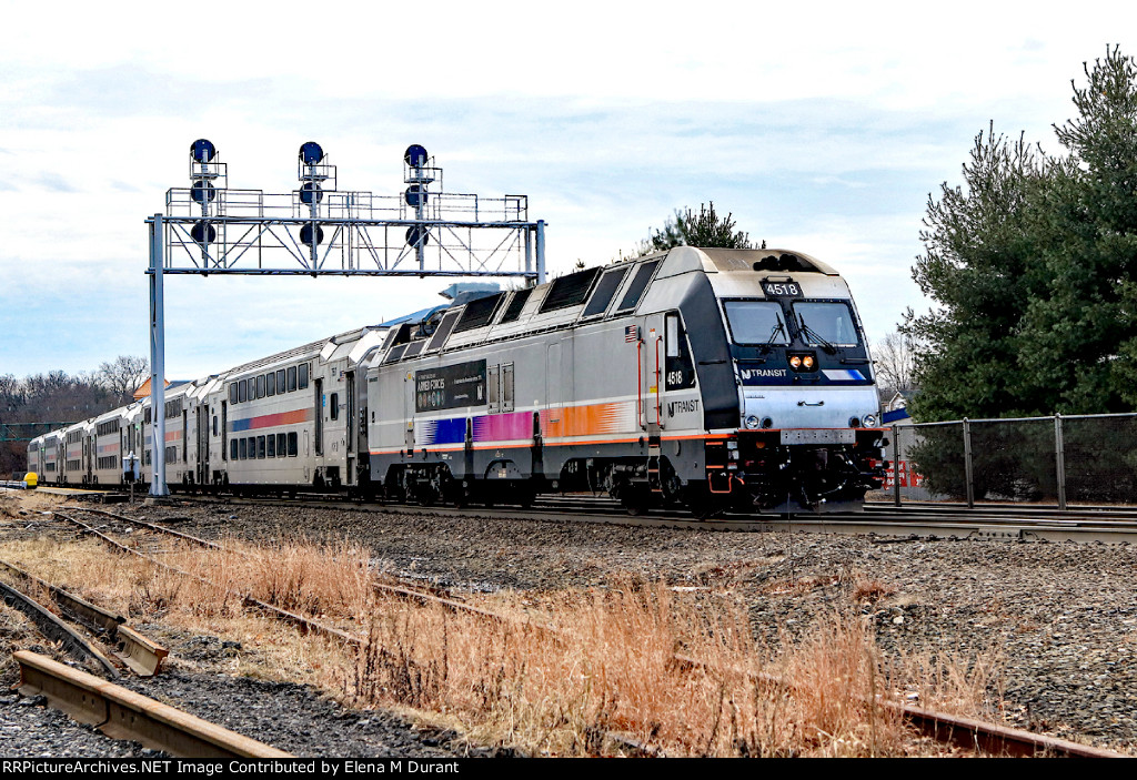 NJT 4518 on train 1717